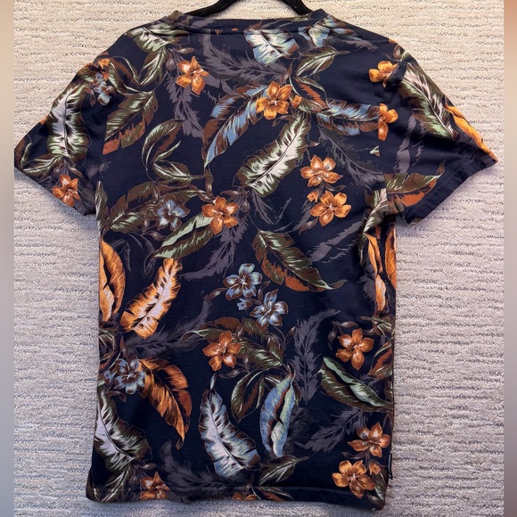 Great Condition Superdry Super 5s Short Sleeve T-Shirt - Picture 3 of 7